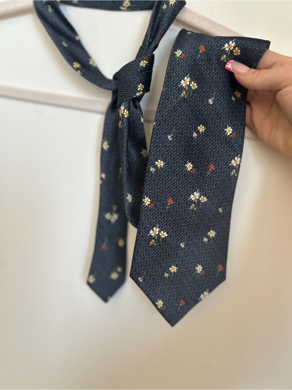 Van Heusen Navy Floral Silk Tie